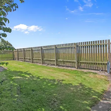 Skarpe By Interhome Højer